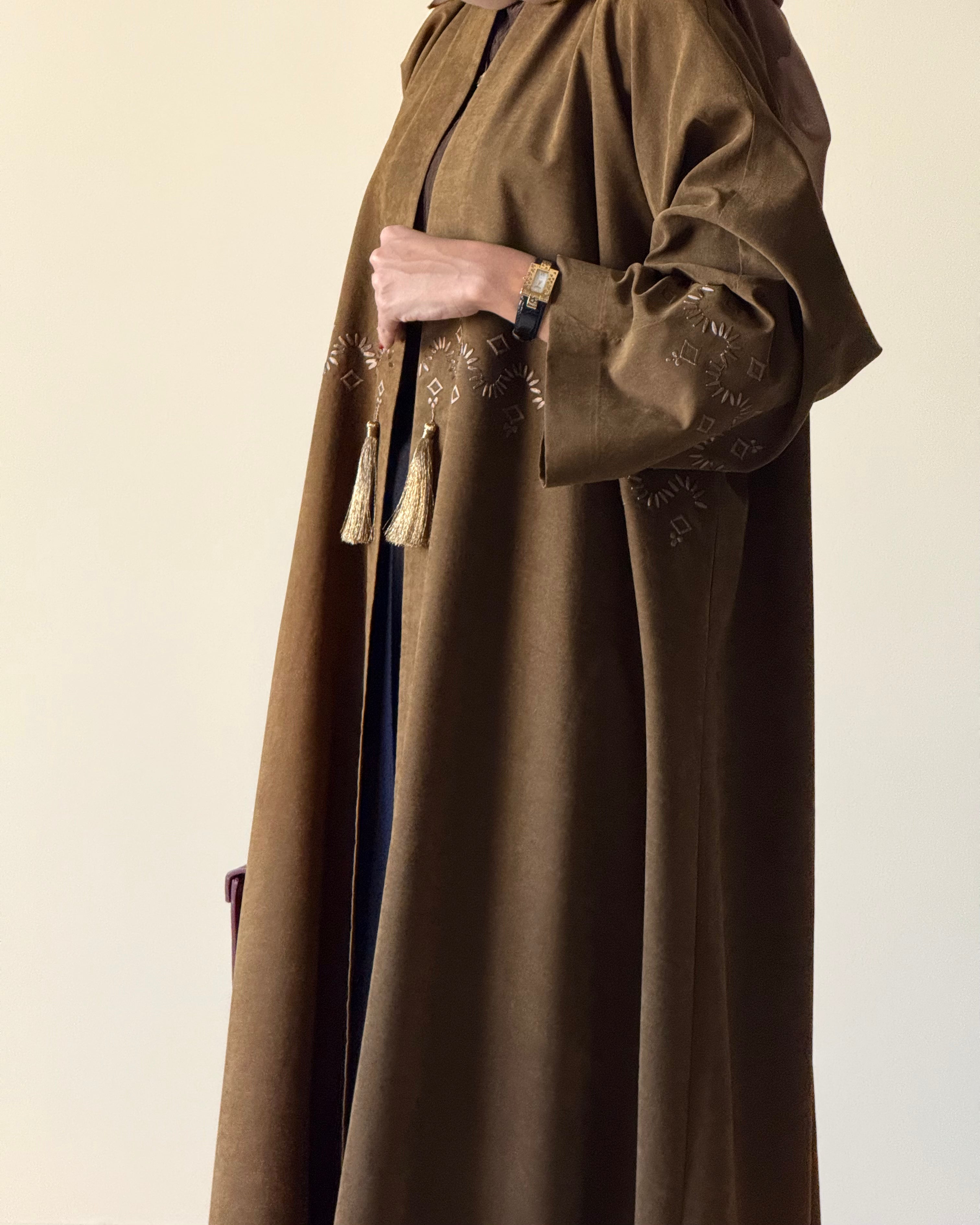 Silk chamois half bisht abaya with embroidery