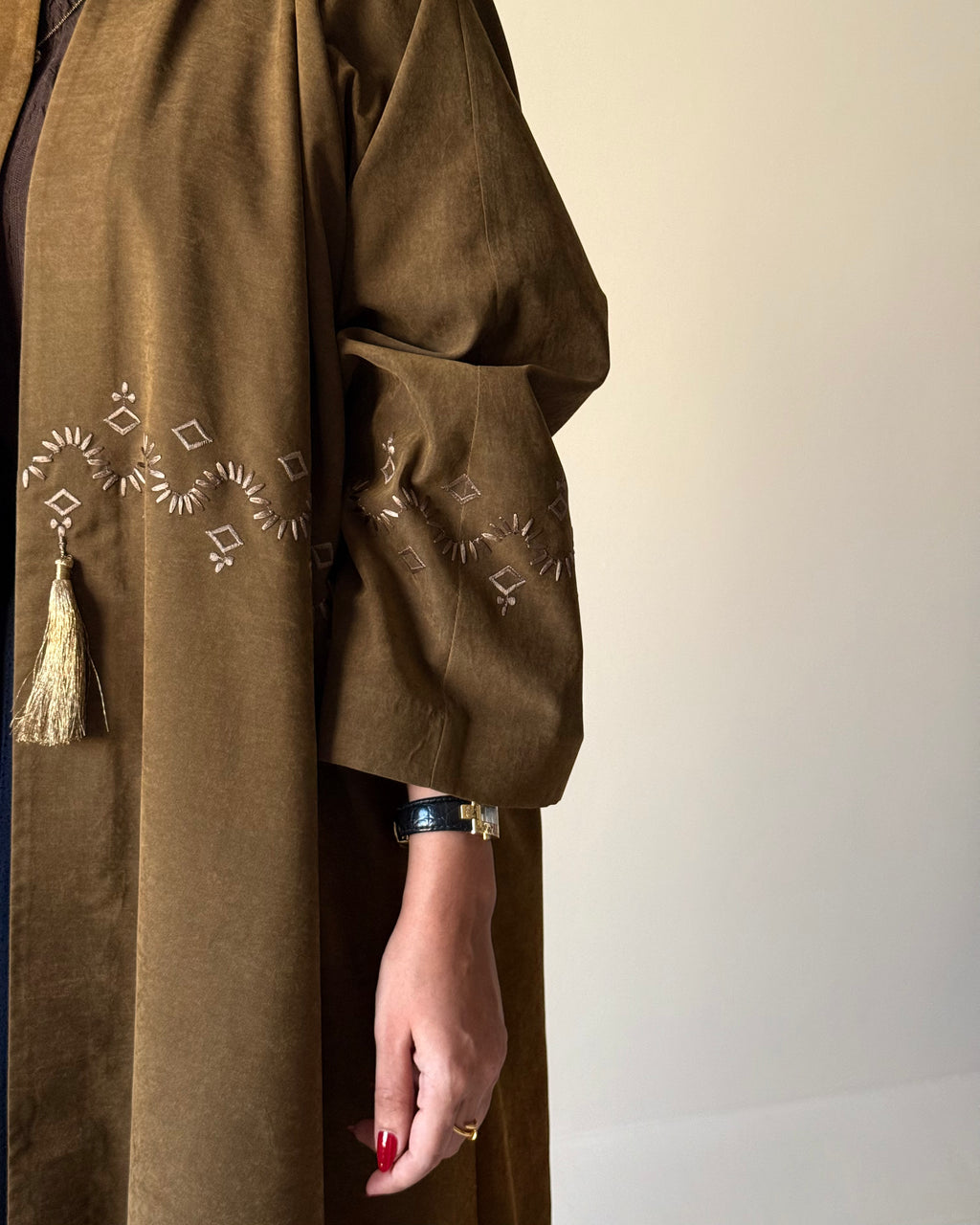 Silk chamois half bisht abaya with embroidery