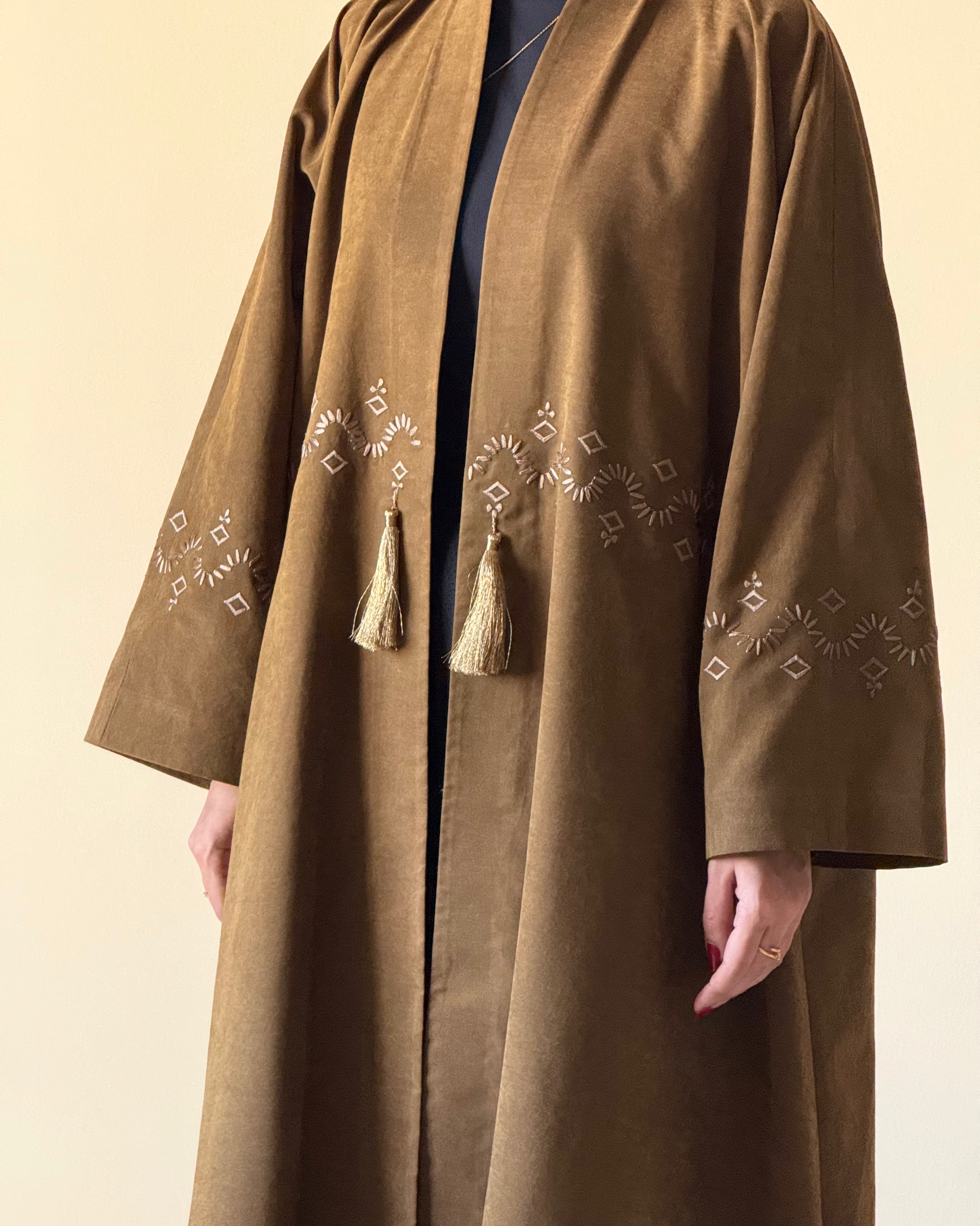 Silk chamois half bisht abaya with embroidery