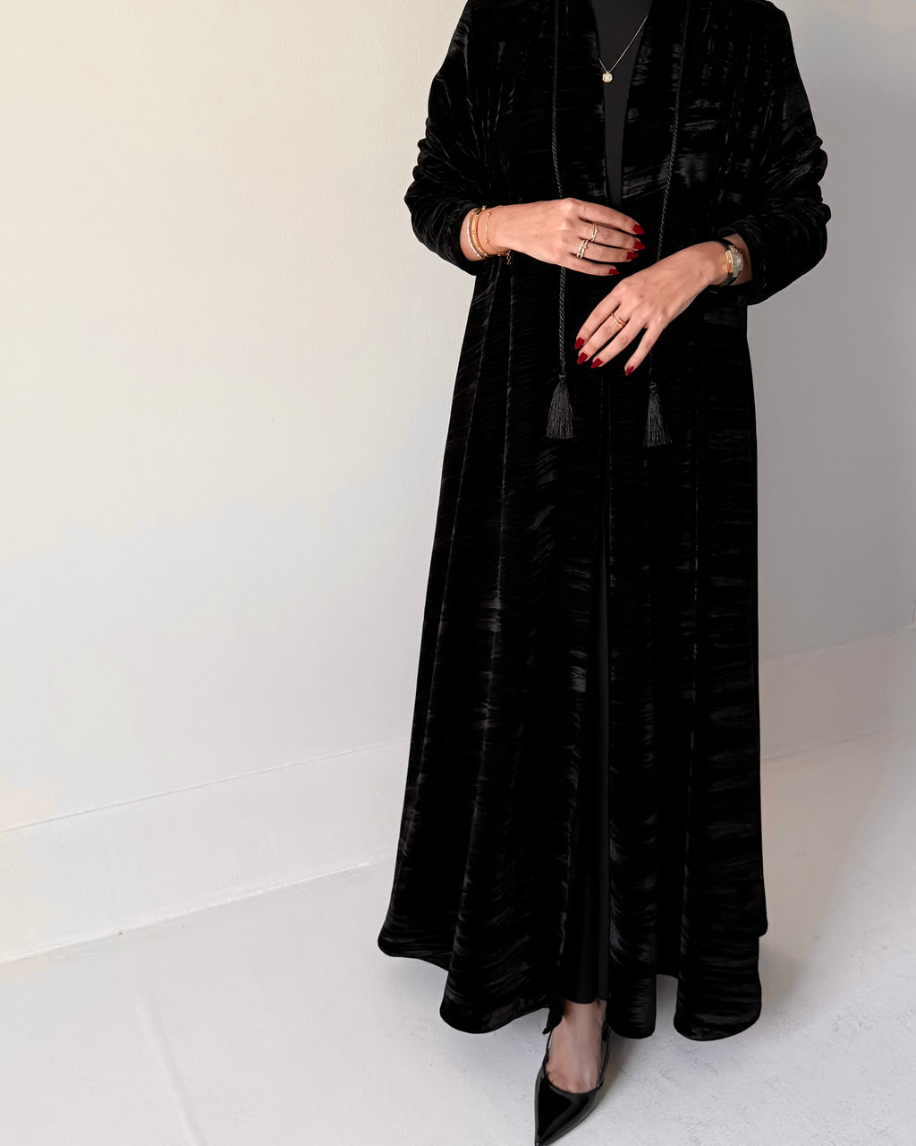 Crushed velvet fabric with embroidery in sleeves