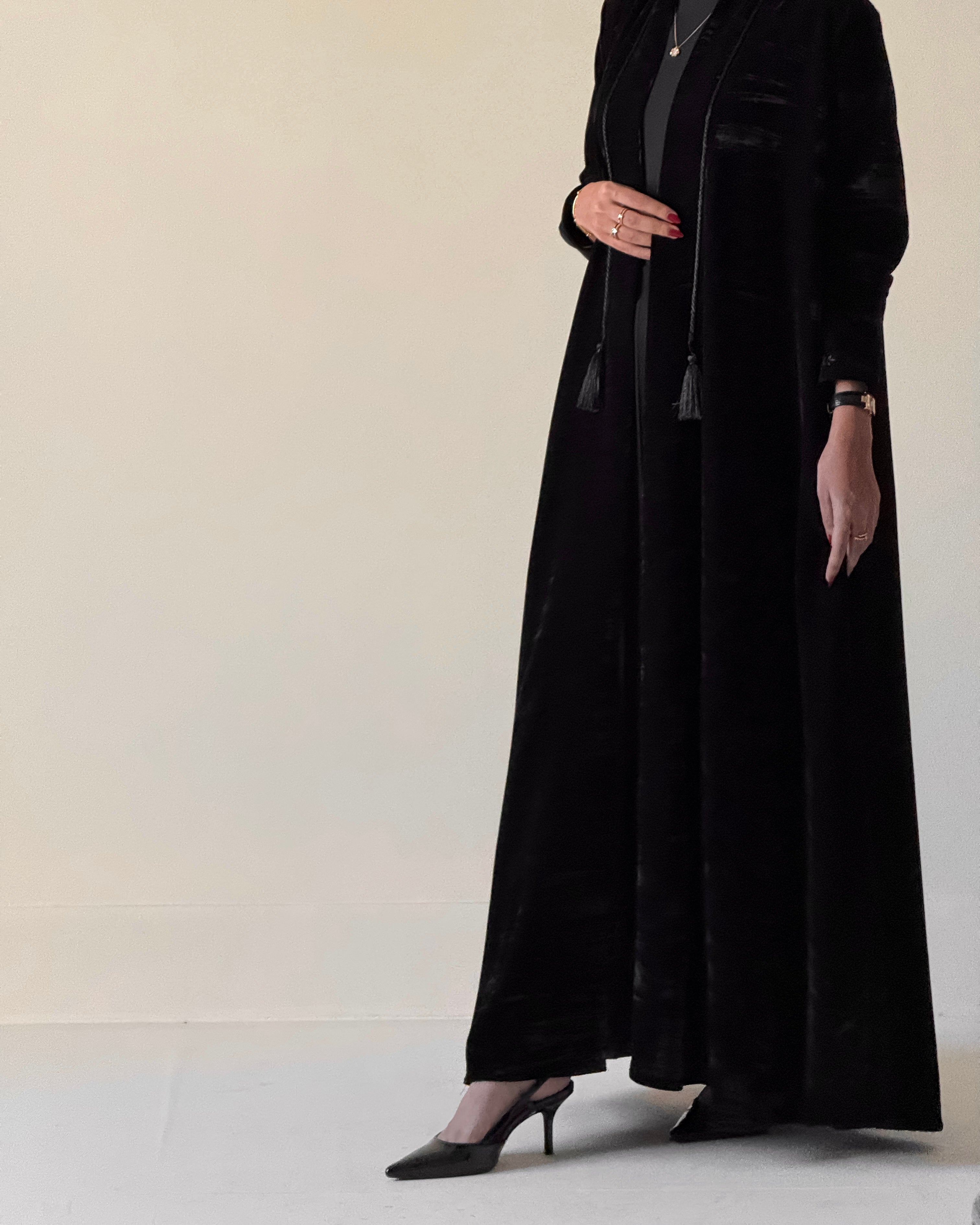 Crushed velvet fabric with embroidery in sleeves