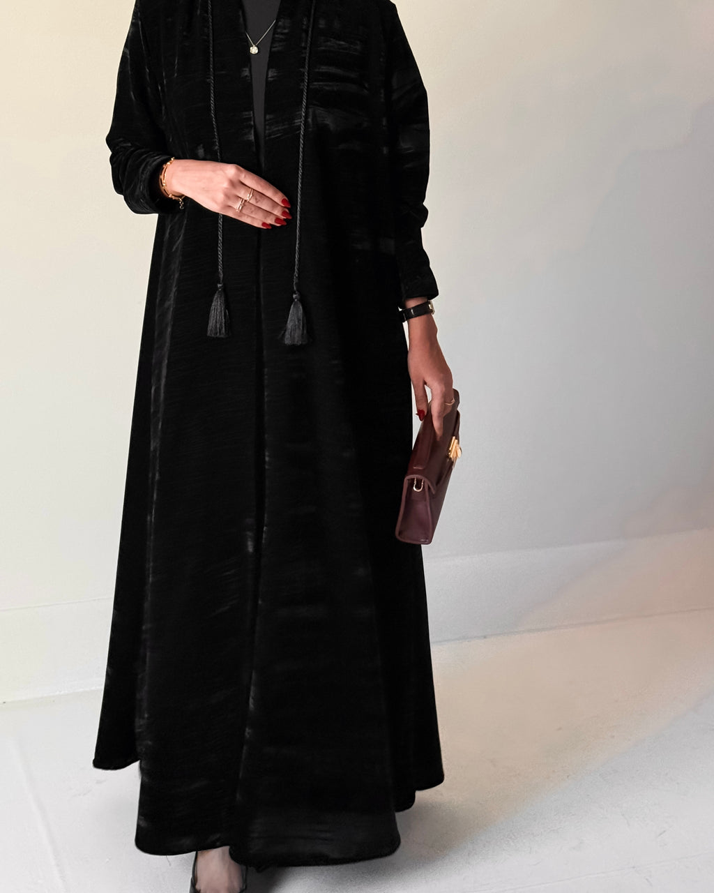 Crushed velvet fabric with embroidery in sleeves