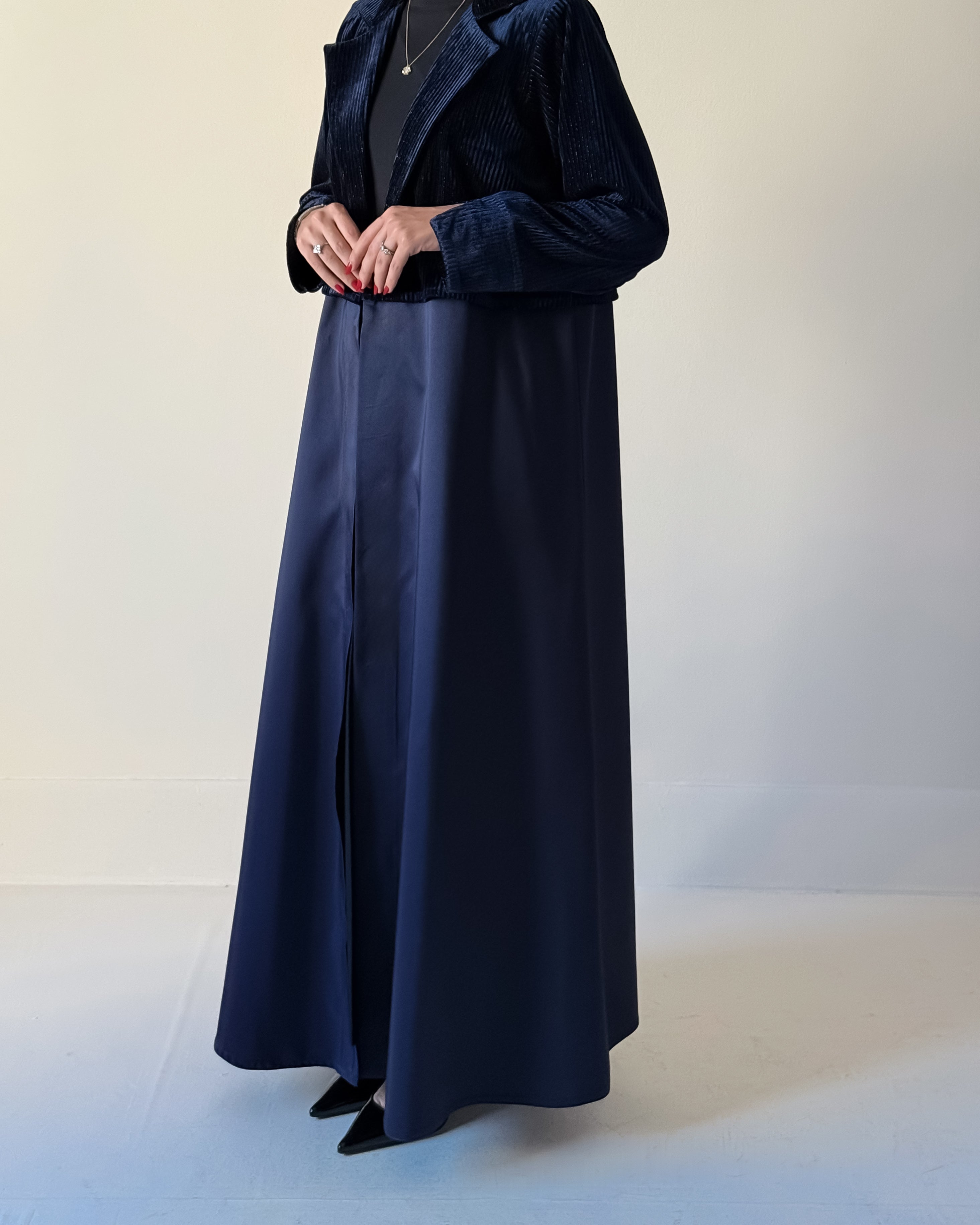 Silver lined velvet & taffeta abaya in trench coat cut