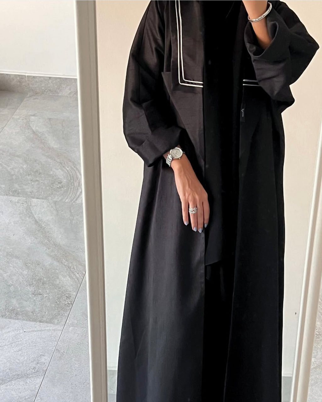 The double collar abaya in silk