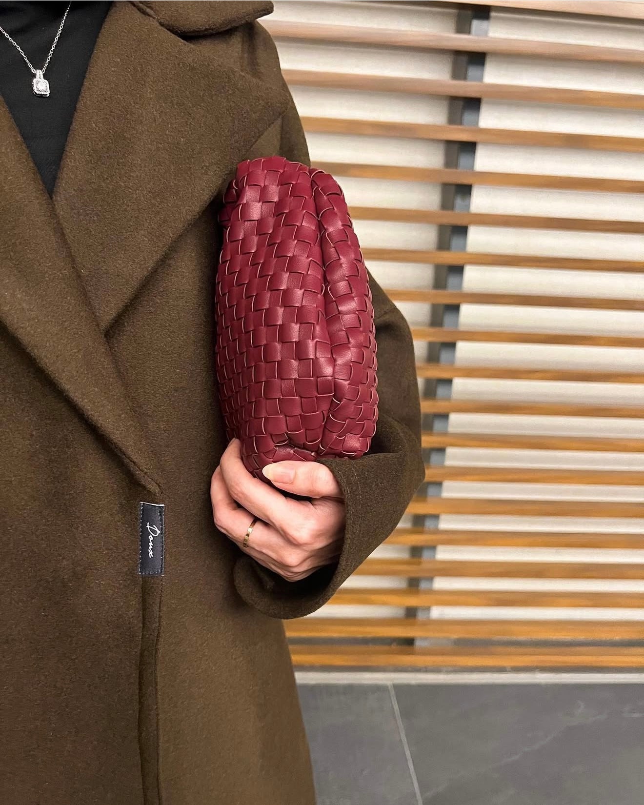 Woolen fabric oversized abaya with collar