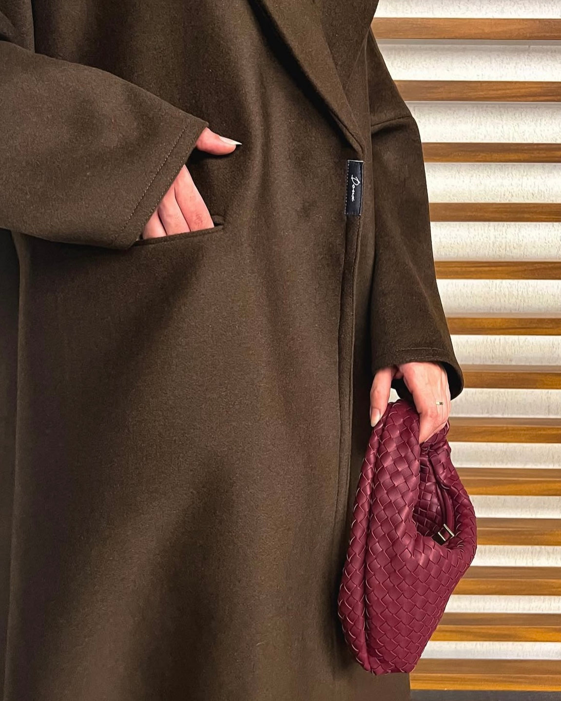 Woolen fabric oversized abaya with collar