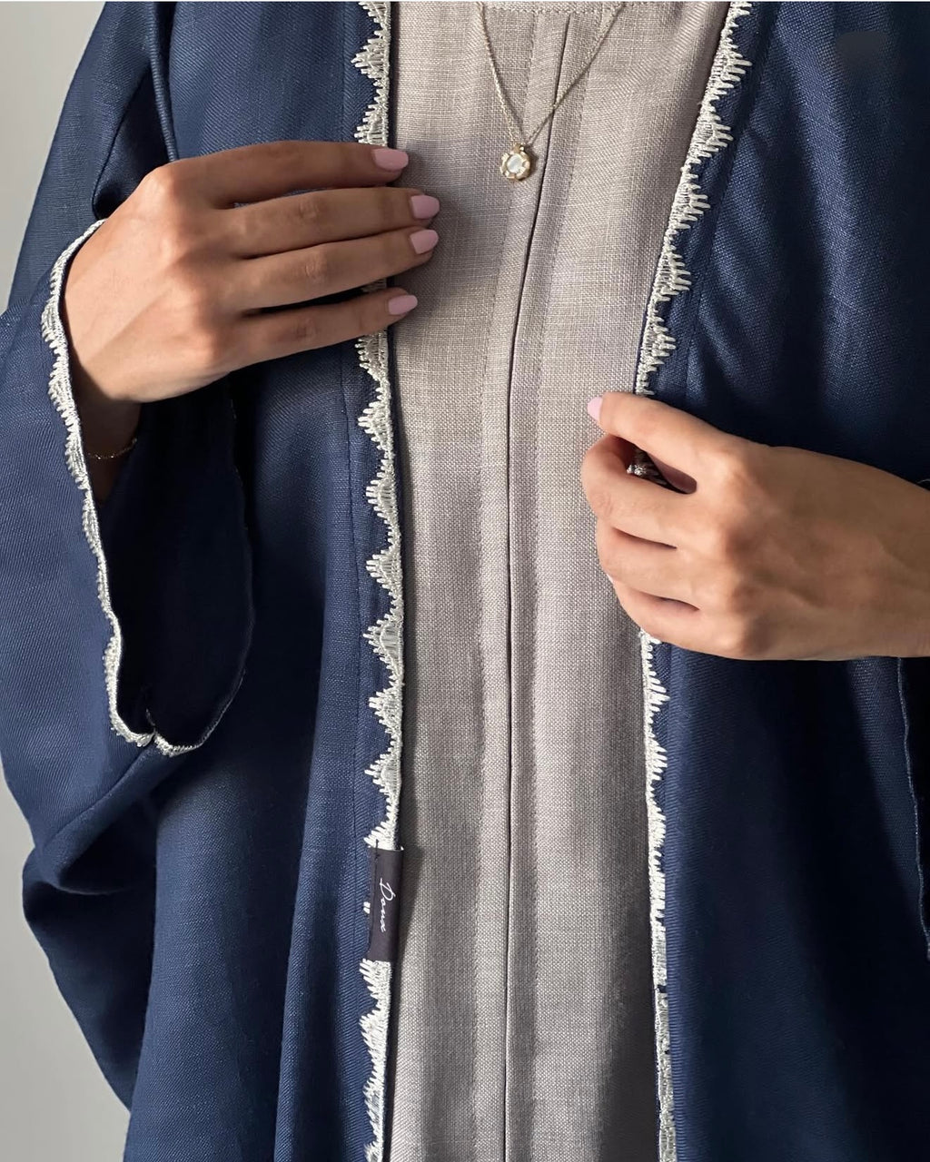 Triangles linen abaya in half bisht