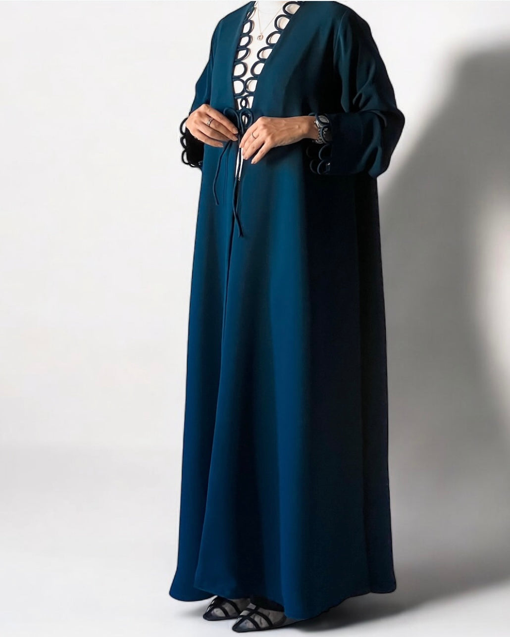 Loop collar crepe abaya