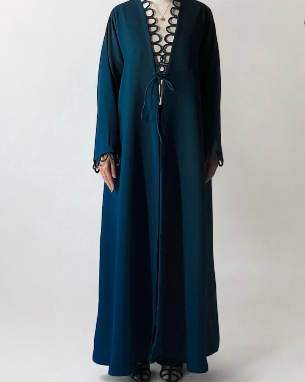 Loop collar crepe abaya