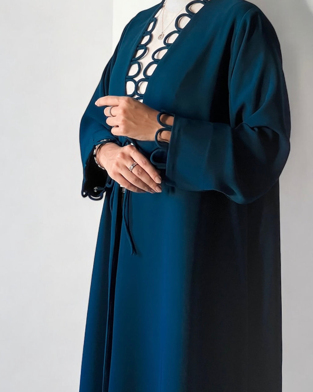 Loop collar crepe abaya