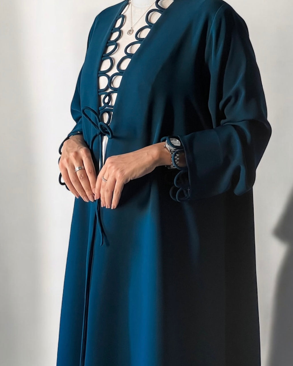 Loop collar crepe abaya