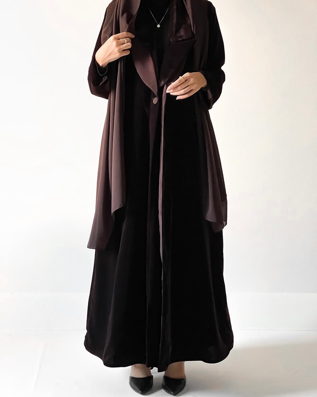 Double collar velvet & crepe abaya in blazer cut