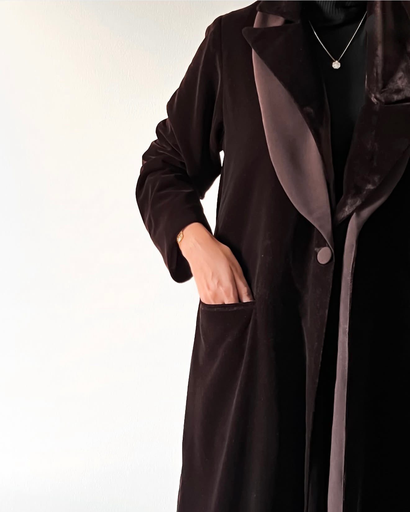 Double collar velvet & crepe abaya in blazer cut